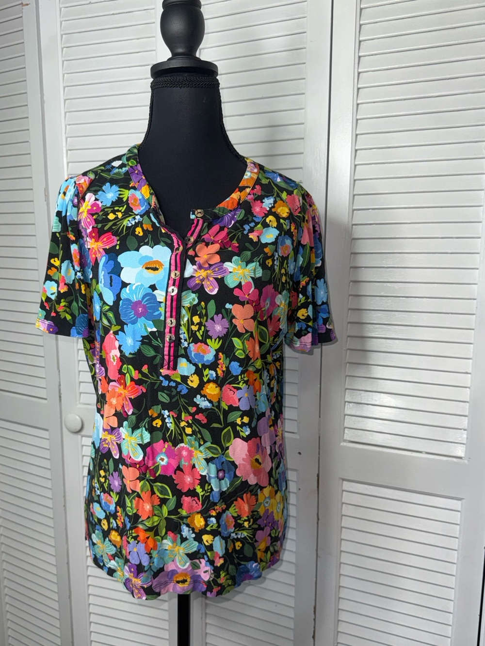 Johnny Was Janie Wild Bloom Flitter Sleeve Tee Boho Chic Half Button Medium